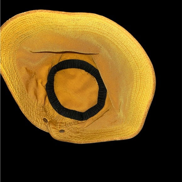 Vintage 1950s Cloche Hat Gold Velvet Unique Button Accents Adjustable - Picture 7 of 8